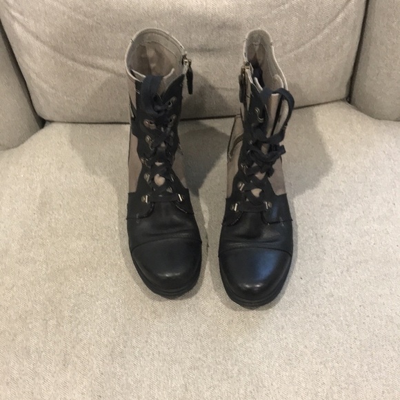 Sorel Major Carly boot size 9 leather and canvas zip lace up snow boot NWOT - Picture 4 of 9